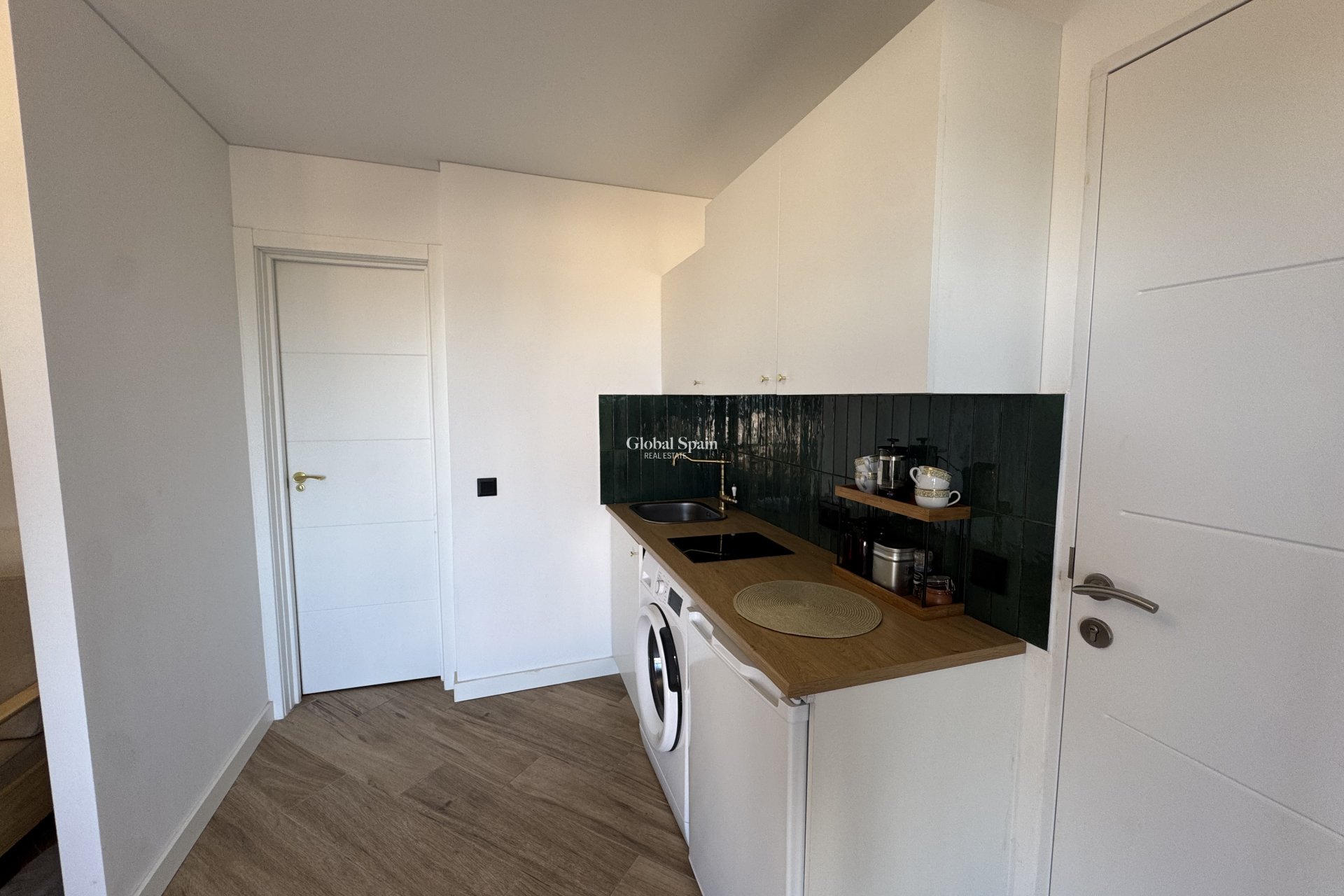 Revente - APPARTEMENT -
TORREVIEJA - La Mata