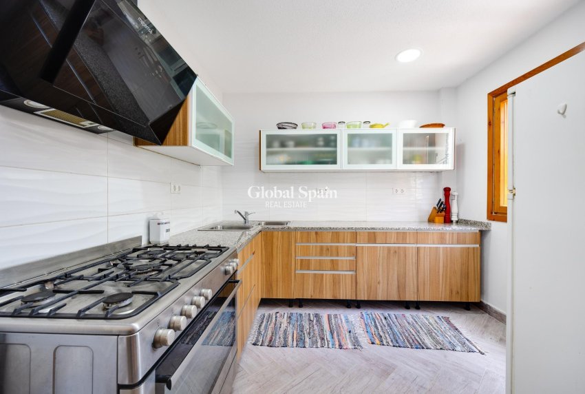 Revente - APPARTEMENT -
TORREVIEJA - La Mata