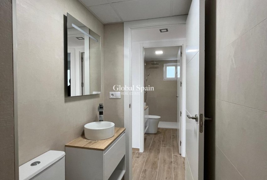 Revente - APPARTEMENT -
TORREVIEJA - La Mata