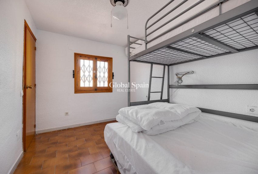 Revente - APPARTEMENT -
TORREVIEJA - La Mata