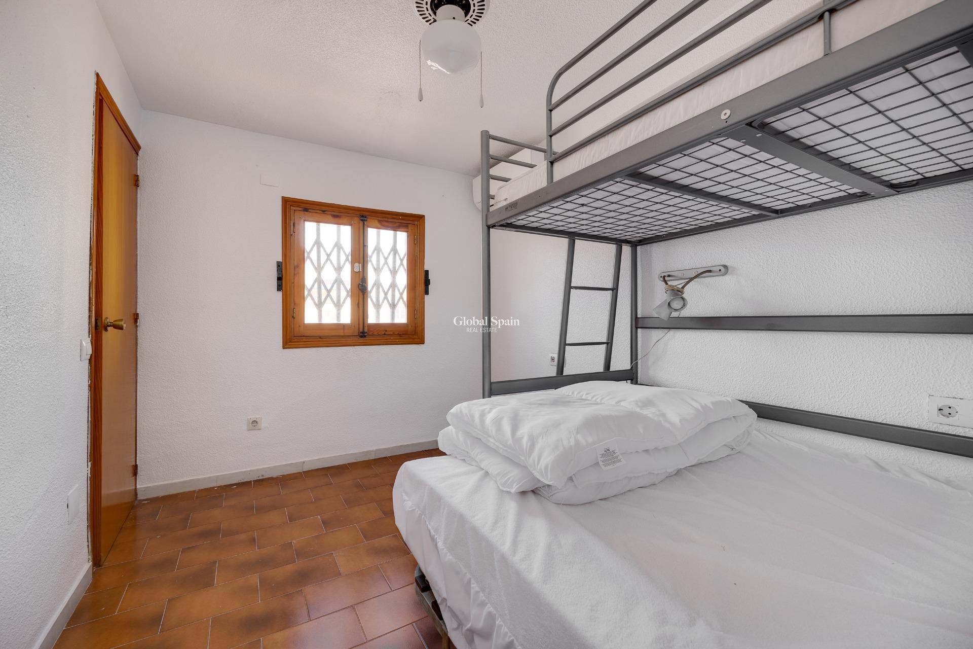 Revente - APPARTEMENT -
TORREVIEJA - La Mata