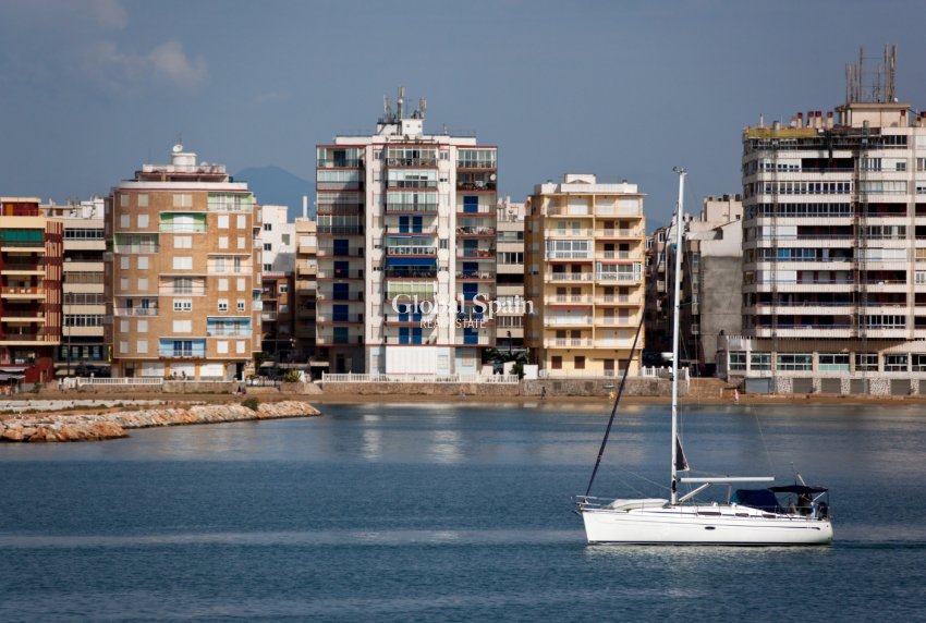 Revente - APPARTEMENT -
TORREVIEJA - La Mata