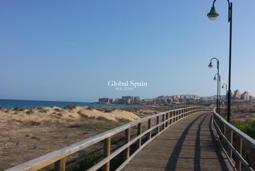 Revente - APPARTEMENT -
TORREVIEJA - La Mata