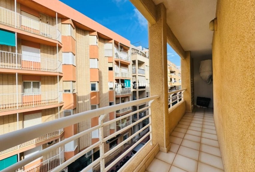 Revente - APPARTEMENT -
TORREVIEJA - La Mata