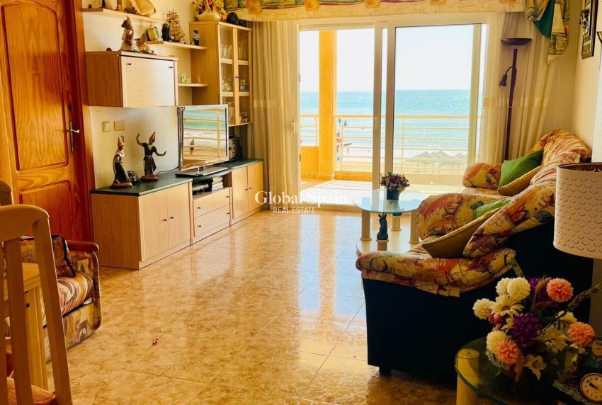 Revente - APPARTEMENT -
TORREVIEJA - La Mata