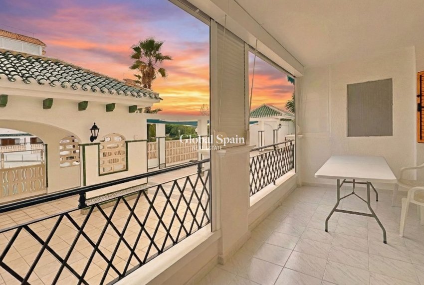 Revente - APPARTEMENT -
TORREVIEJA - La Mata