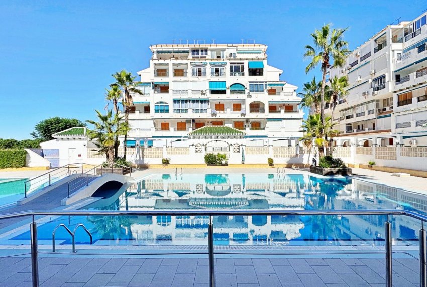 Revente - APPARTEMENT -
TORREVIEJA - La Mata