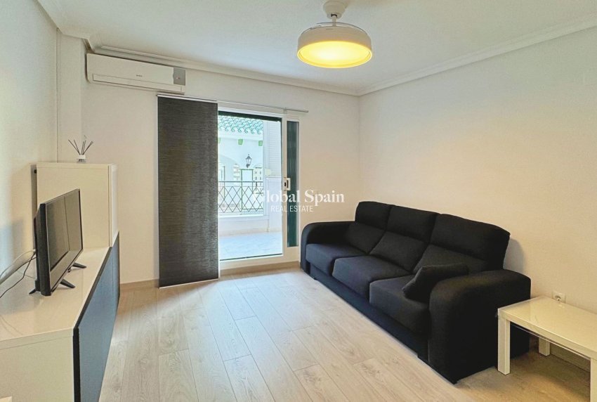 Revente - APPARTEMENT -
TORREVIEJA - La Mata