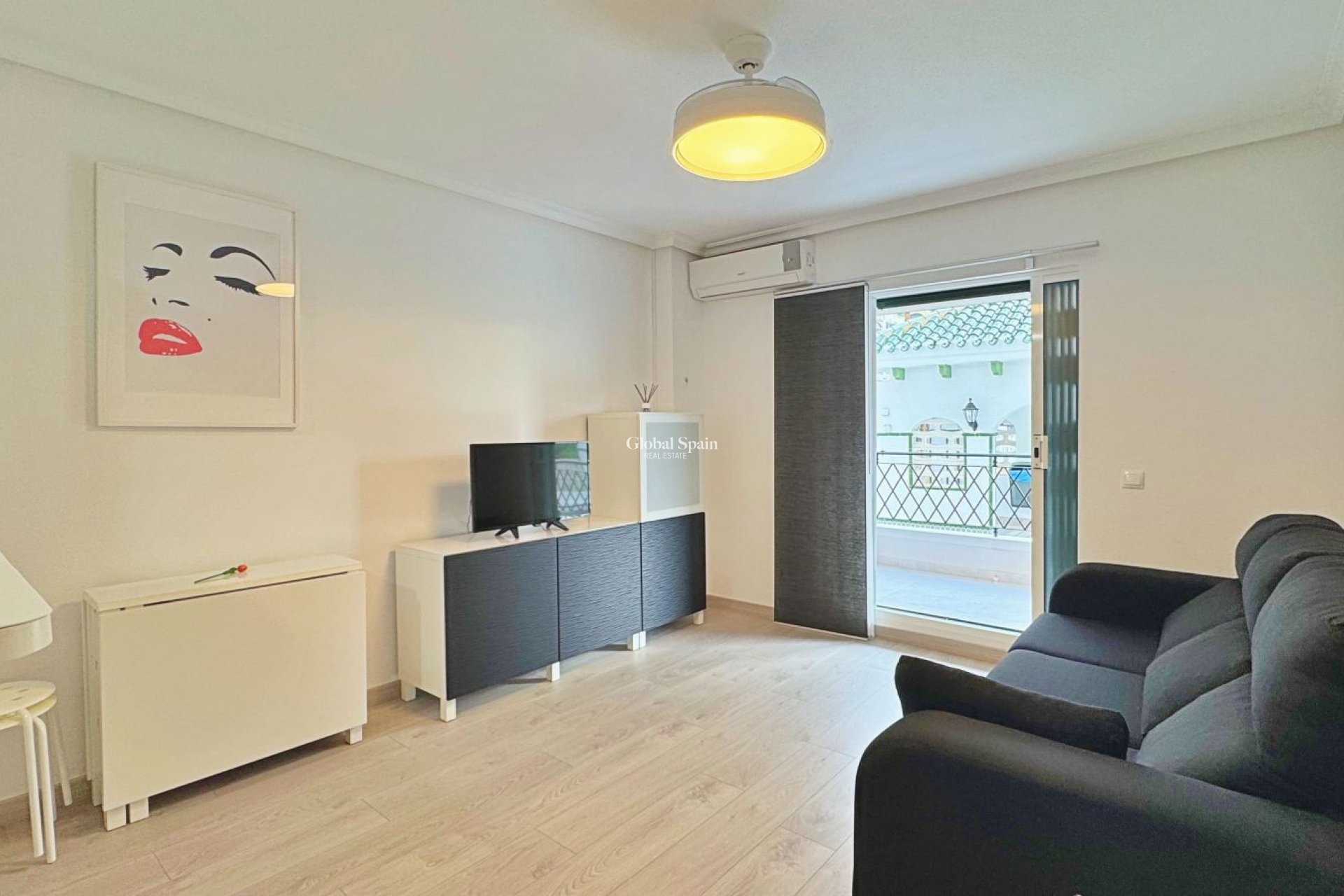 Revente - APPARTEMENT -
TORREVIEJA - La Mata