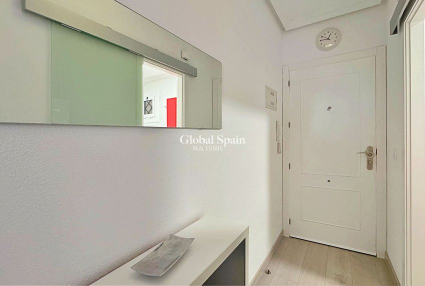 Revente - APPARTEMENT -
TORREVIEJA - La Mata