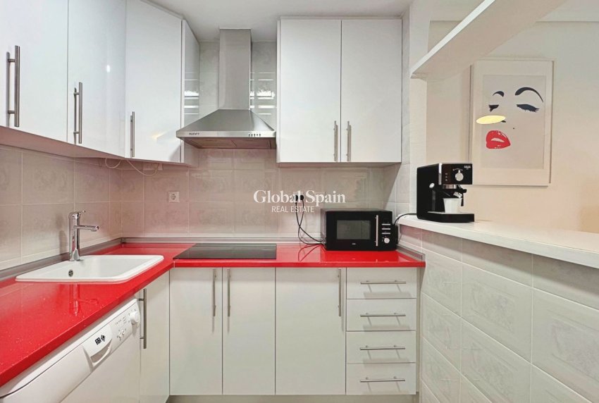 Revente - APPARTEMENT -
TORREVIEJA - La Mata