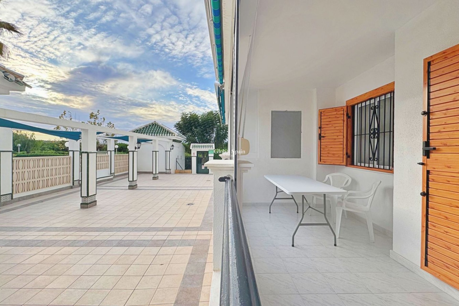 Revente - APPARTEMENT -
TORREVIEJA - La Mata