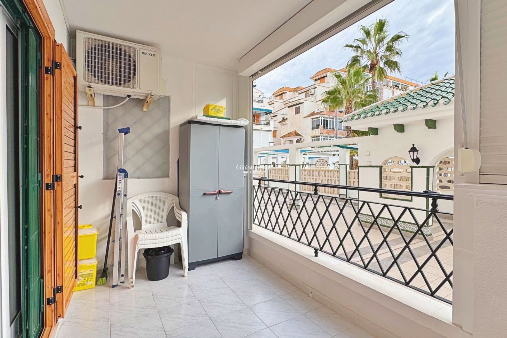 Revente - APPARTEMENT -
TORREVIEJA - La Mata