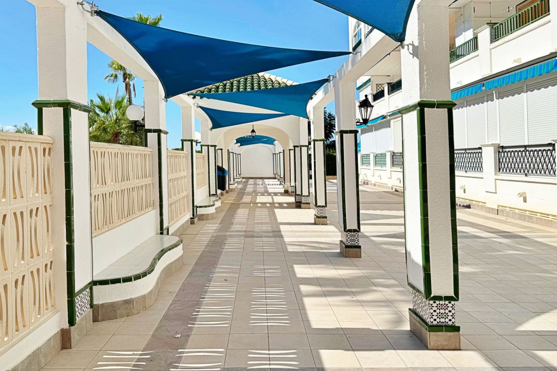 Revente - APPARTEMENT -
TORREVIEJA - La Mata