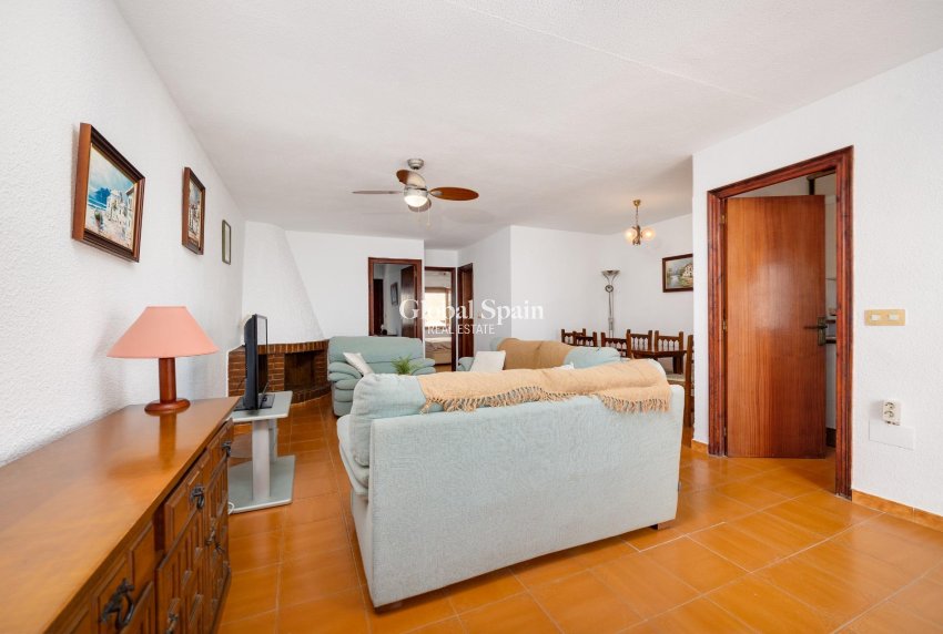 Revente - APPARTEMENT -
TORREVIEJA - La Mata