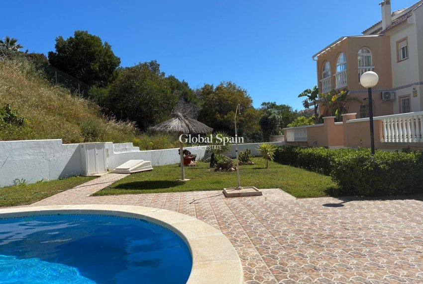 Revente - APPARTEMENT -
TORREVIEJA - La Mata