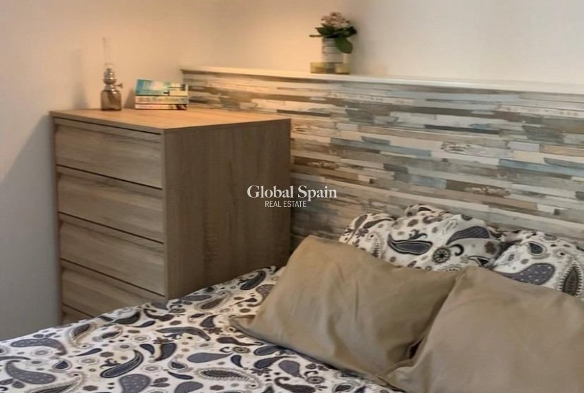 Revente - APPARTEMENT -
TORREVIEJA - La Mata