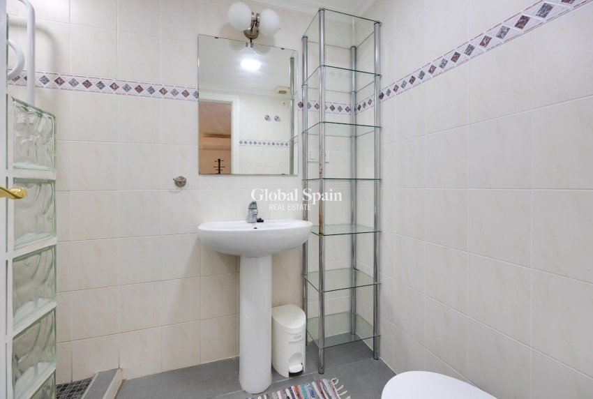 Revente - APPARTEMENT -
TORREVIEJA - La Mata