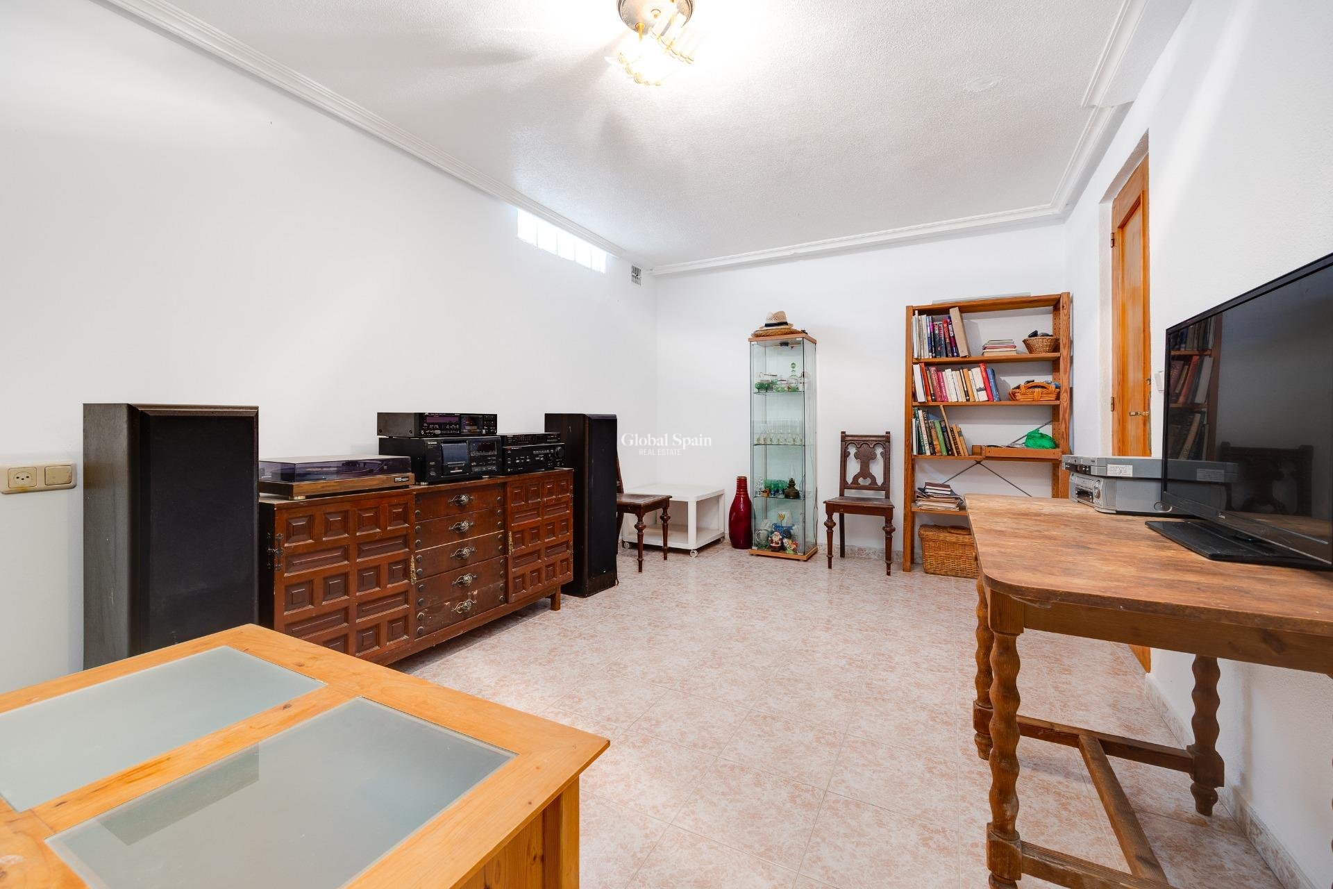 Revente - APPARTEMENT -
TORREVIEJA - La Mata