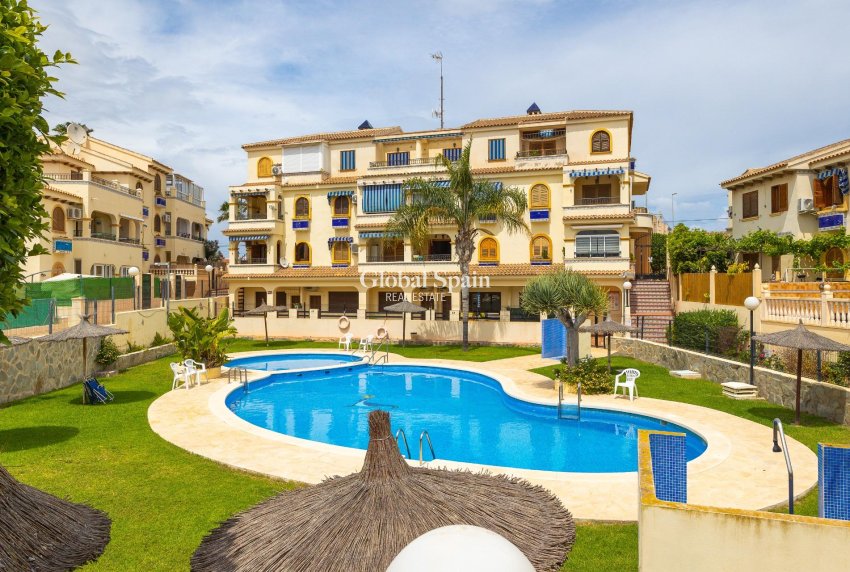 Revente - APPARTEMENT -
TORREVIEJA - La Mata