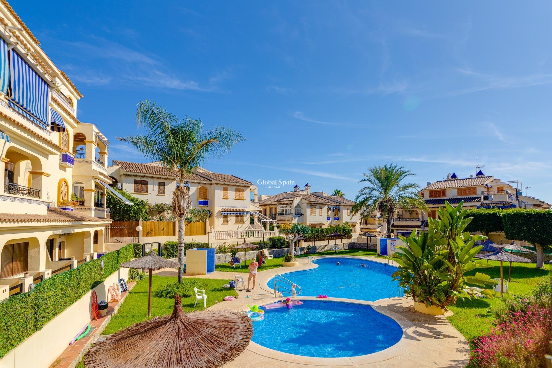 Revente - APPARTEMENT -
TORREVIEJA - La Mata