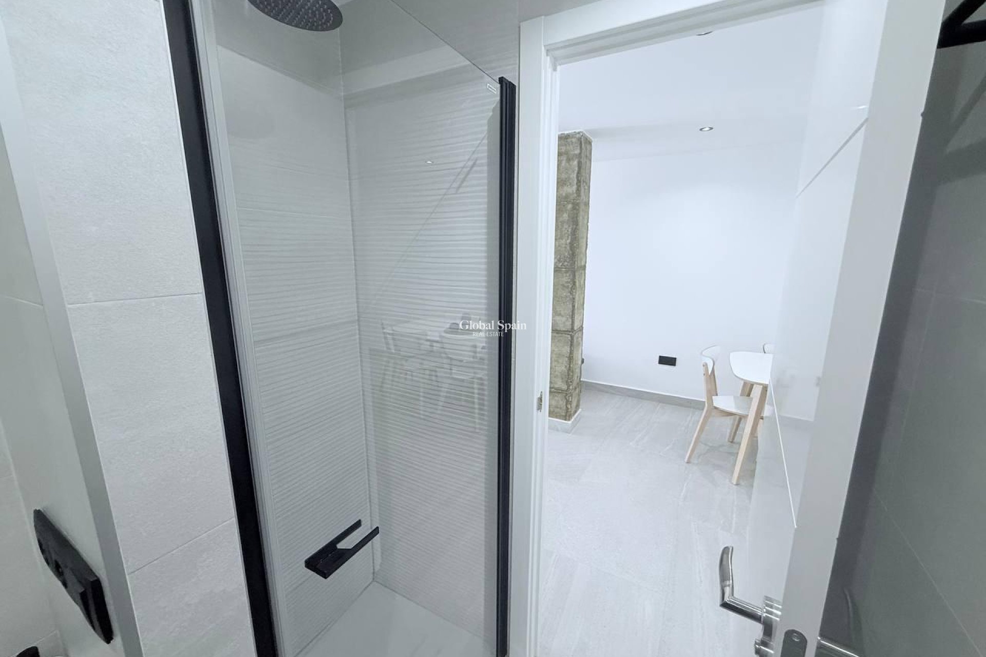Revente - APPARTEMENT -
TORREVIEJA - La Mata
