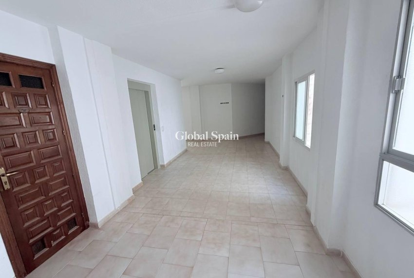 Revente - APPARTEMENT -
TORREVIEJA - La Mata