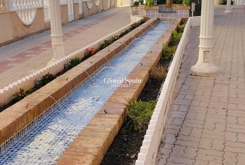 Revente - APPARTEMENT -
TORREVIEJA - La Mata