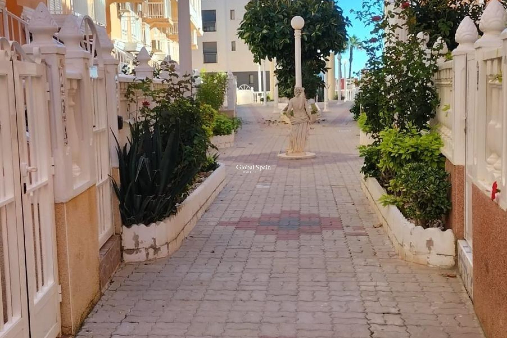 Revente - APPARTEMENT -
TORREVIEJA - La Mata
