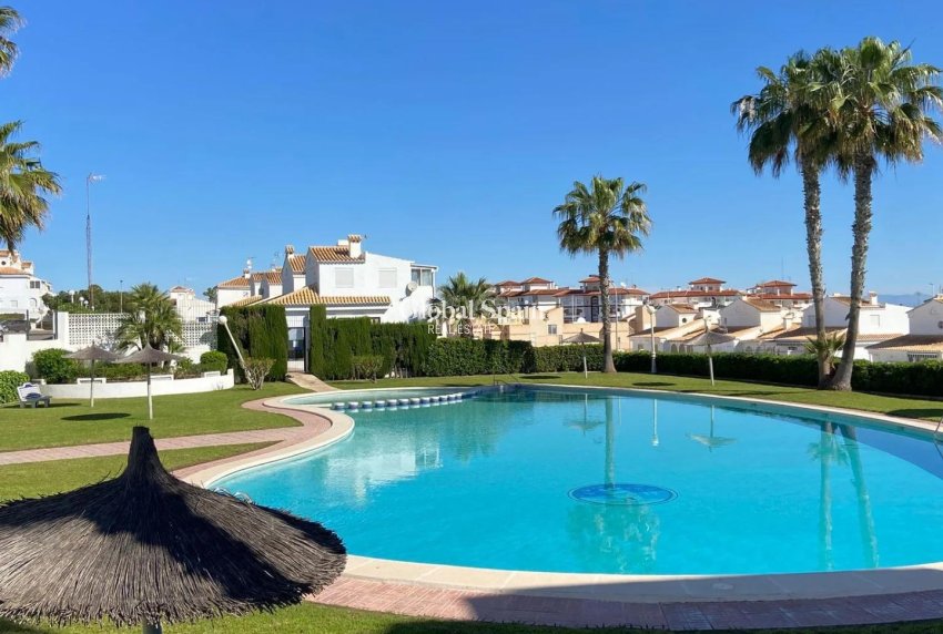 Revente - APPARTEMENT -
TORREVIEJA - La Mata
