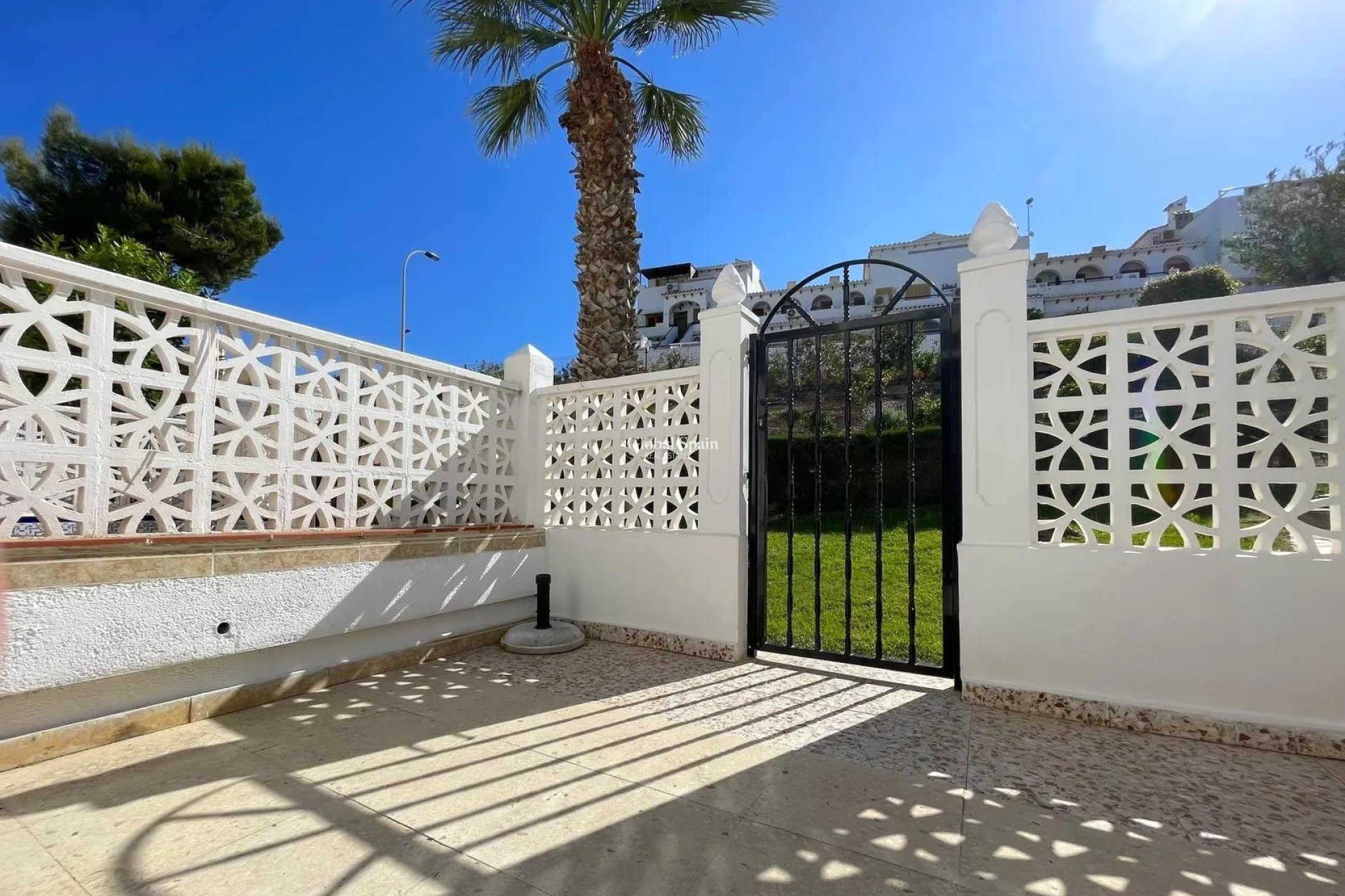 Revente - APPARTEMENT -
TORREVIEJA - La Mata