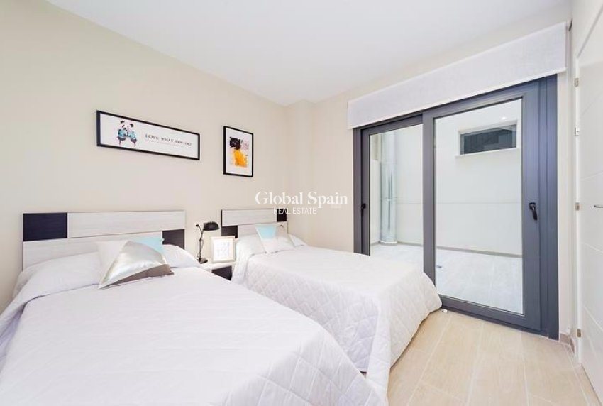 Revente - APPARTEMENT -
TORREVIEJA - La Mata