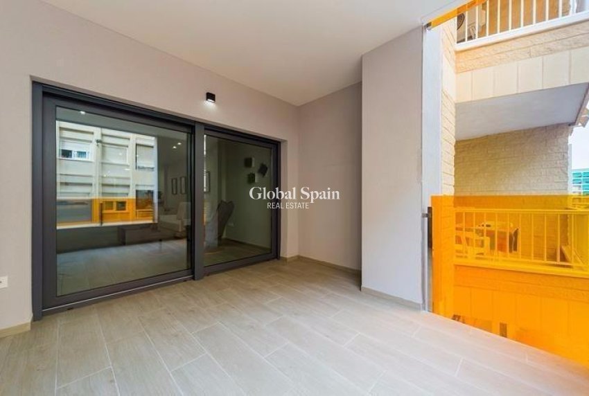 Revente - APPARTEMENT -
TORREVIEJA - La Mata