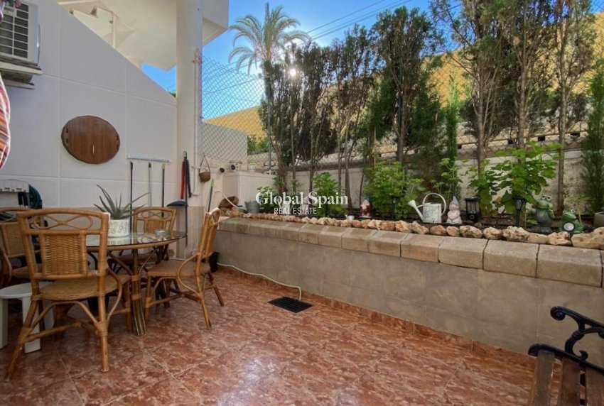 Revente - APPARTEMENT -
TORREVIEJA - La Mata
