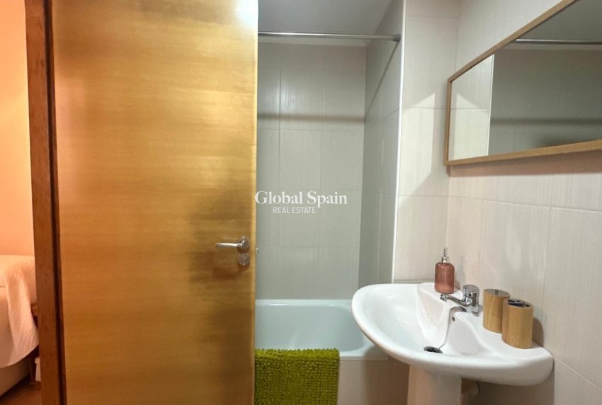Revente - APPARTEMENT -
TORREVIEJA - La Mata