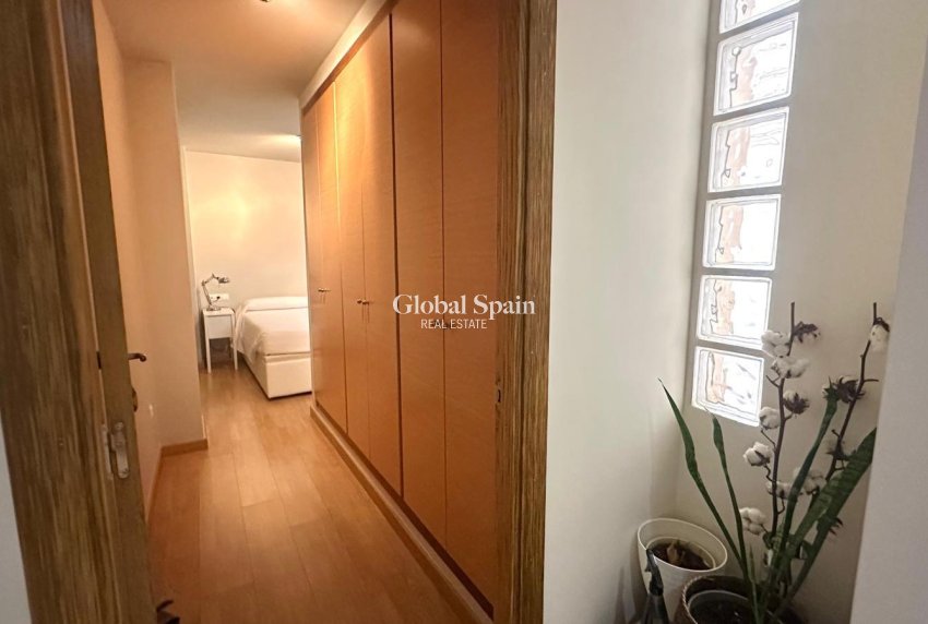 Revente - APPARTEMENT -
TORREVIEJA - La Mata