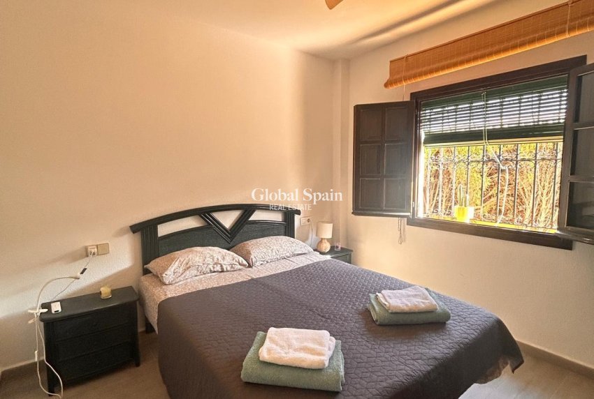 Revente - APPARTEMENT -
TORREVIEJA - La Mata