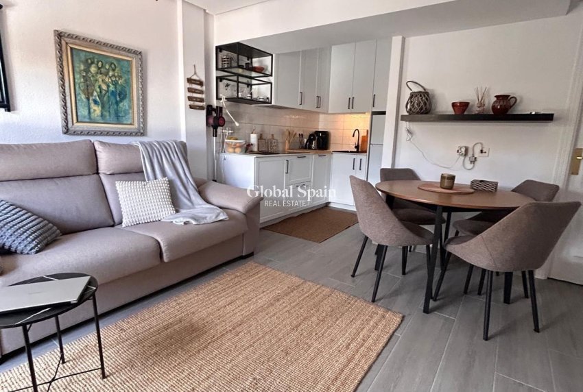 Revente - APPARTEMENT -
TORREVIEJA - La Mata
