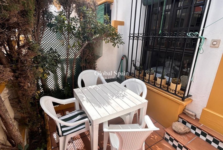 Revente - APPARTEMENT -
TORREVIEJA - La Mata