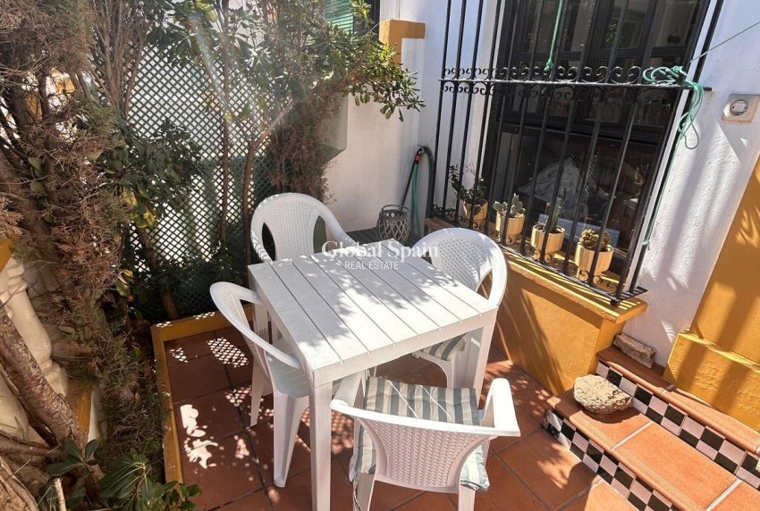 Revente - APPARTEMENT -
TORREVIEJA - La Mata