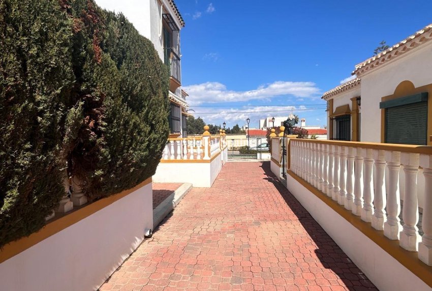 Revente - APPARTEMENT -
TORREVIEJA - La Mata