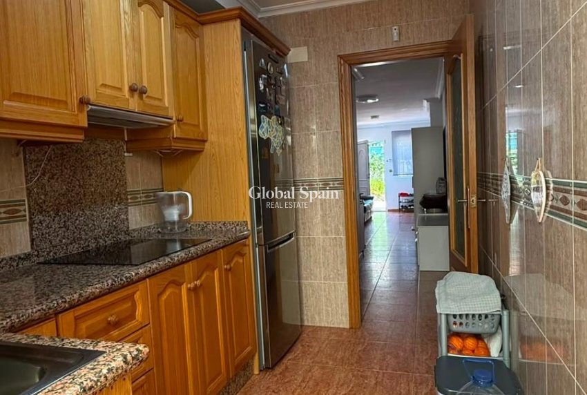 Revente - APPARTEMENT -
TORREVIEJA - La Mata