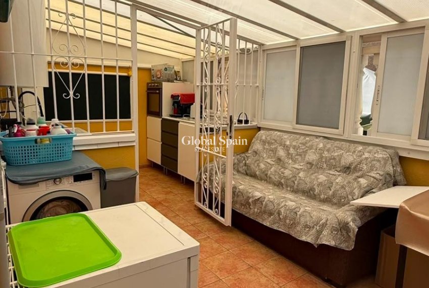 Revente - APPARTEMENT -
TORREVIEJA - La Mata