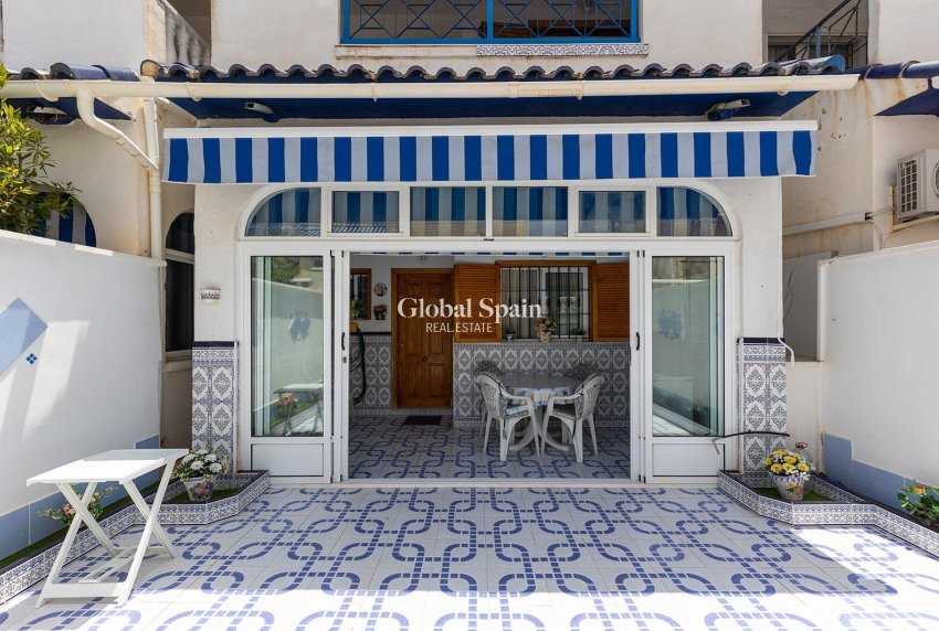 Revente - APPARTEMENT -
TORREVIEJA - La Mata