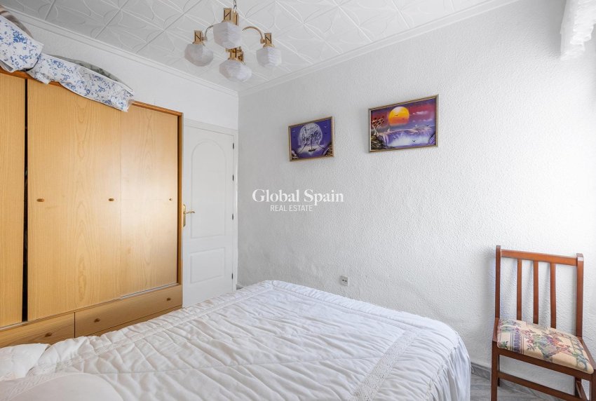 Revente - APPARTEMENT -
TORREVIEJA - La Siesta - El Salado - Torreta