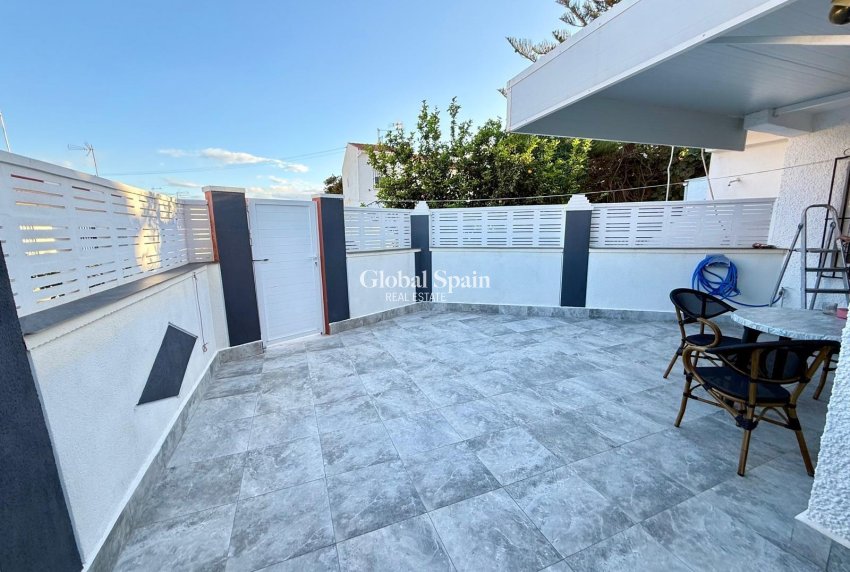 Revente - APPARTEMENT -
TORREVIEJA - La Siesta - El Salado - Torreta