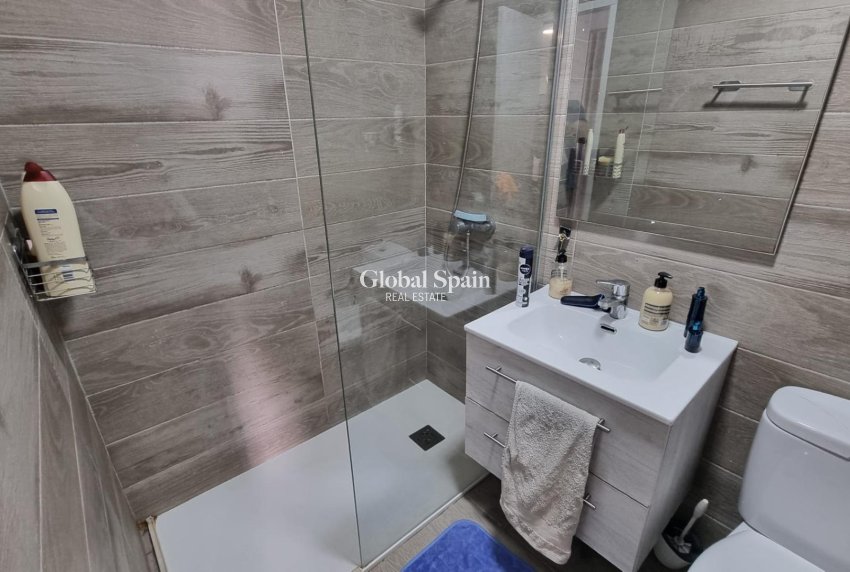 Revente - APPARTEMENT -
TORREVIEJA - La Siesta - El Salado - Torreta