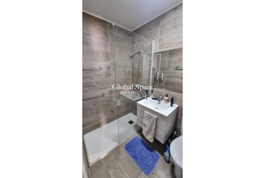 Revente - APPARTEMENT -
TORREVIEJA - La Siesta - El Salado - Torreta