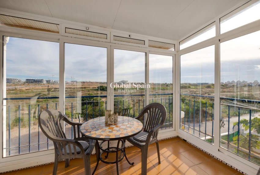 Revente - APPARTEMENT -
TORREVIEJA - La Siesta - El Salado - Torreta