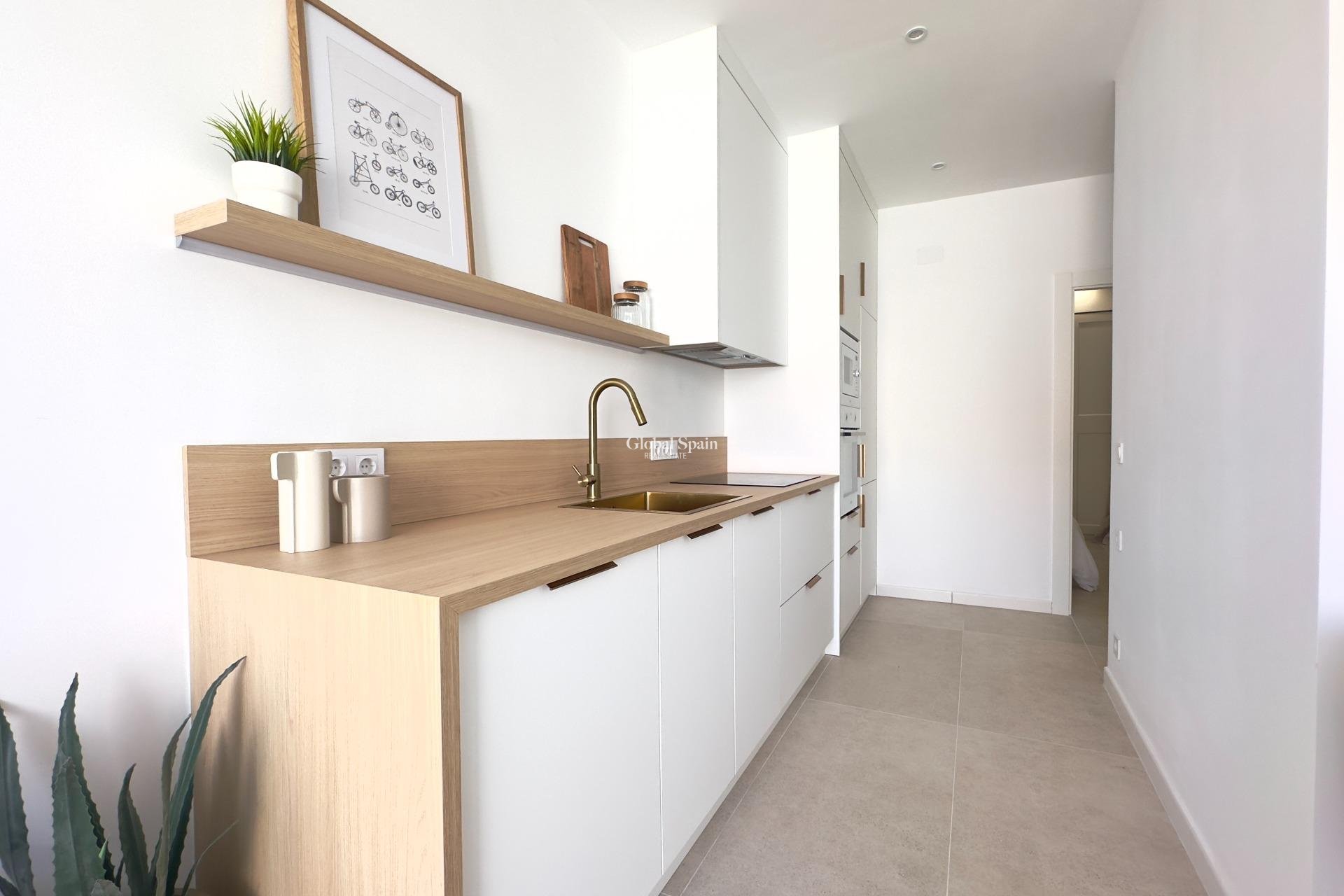 Revente - APPARTEMENT -
TORREVIEJA - La Siesta - El Salado - Torreta